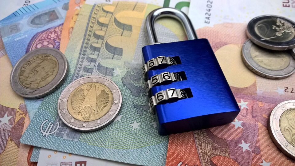 Ръководство: Как се пазарува с кредитна карта в интернет